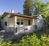 Darling House Castlemaine - Pubs and Clubs