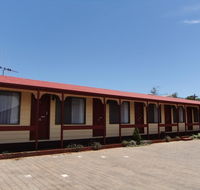 Daydream Motel and Apartments - Pubs and Clubs