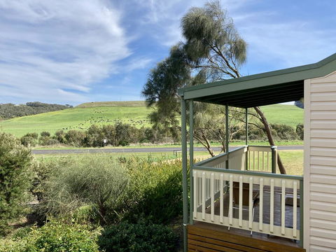 Daysy Hill Country Cottages - Pubs and Clubs 2