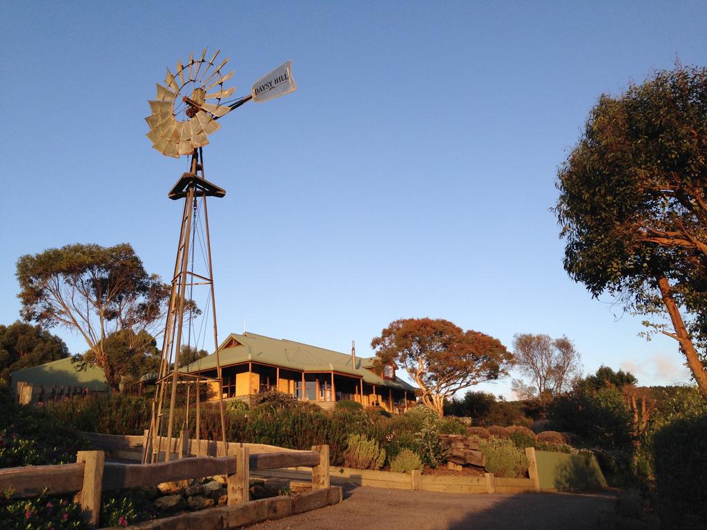 Waarre VIC Pubs and Clubs