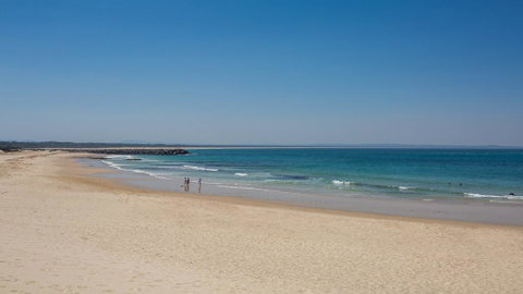 Debra Court 11 - Pubs and Clubs 0