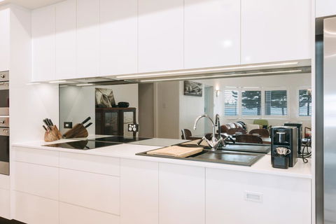 Deco Beach Luxury Apartments - Go Out 2