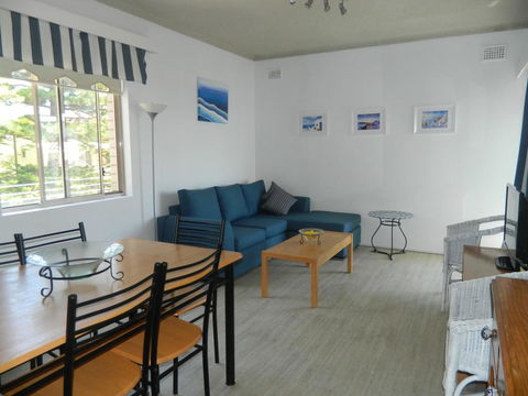 Del Rae Unit 15 - Shoal Bay - Pubs and Clubs 1