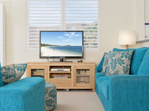Del Rae, Unit 6/25 Shoal Bay Road - Go Out 2