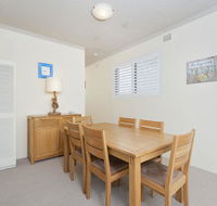 Del Rae Unit 6/25 Shoal Bay Road - Pubs and Clubs