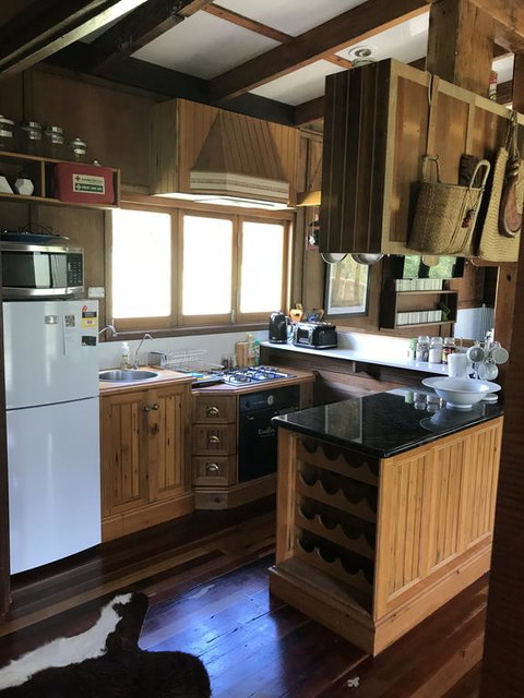Delaneys Creek Cabin Retreat - Go Out 2