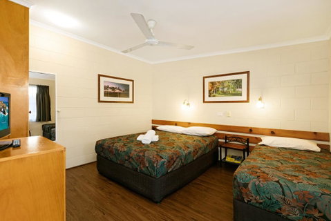 Demi View Motel - Pubs and Clubs 2
