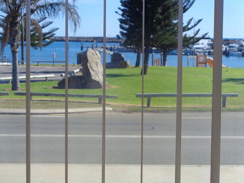 Denison Waterfront - Pubs and Clubs 3
