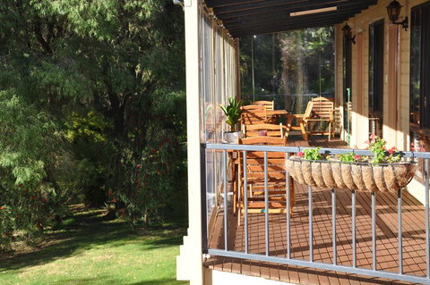 Denmark Waters B&B - Pubs and Clubs 1