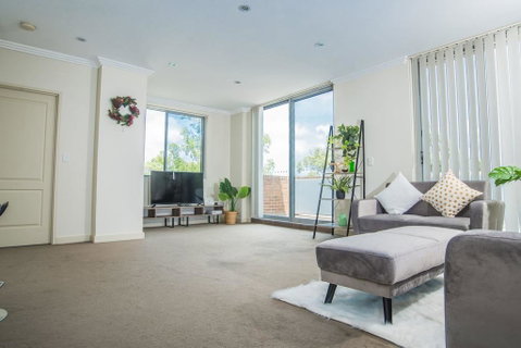 Designed Home Of Ultimate Convenience In Gordon - Go Out 2
