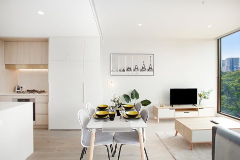 Designer Apartment With Balcony In Quiet Suburb - Pubs and Clubs 2