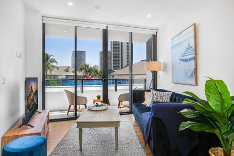Designer Apartment With Luxury Amenities - Pubs and Clubs 1