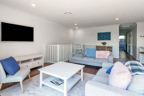 DESIGNER HOLIDAY BEACH PAD // 4 BED // COPA - Pubs and Clubs 2
