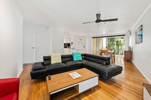 Diamond Beach Resort Broadbeach 115 - Pubs and Clubs 1