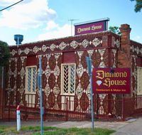 Diamond House Heritage Restaurant and Motor Inn - Pubs and Clubs