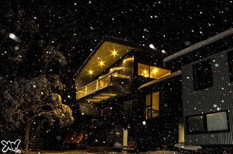 Diana Alpine Lodge - Pubs and Clubs 0