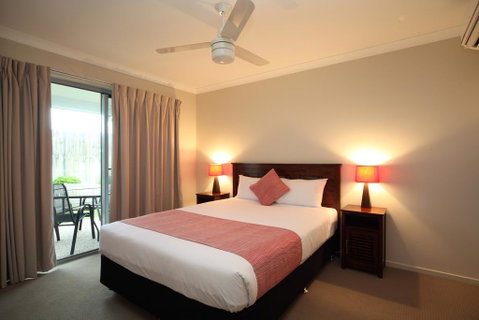Direct Hotels - Villas On Rivergum - Pubs and Clubs 3