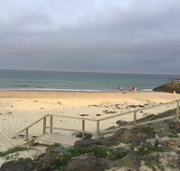 Discover Warilla - Bright and Airy Townhouse near the Beach and Lake - Pubs and Clubs