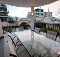 Dolphin Quay Apartment-2 Bedroom - Pubs and Clubs