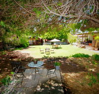 Dongara Breeze Inn - Pubs and Clubs
