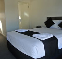 Dooley's Tavern  Motel Springsure - Pubs and Clubs