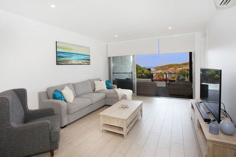 Drift Apartments Unit 406 - NEW LISTING - Pubs and Clubs 2