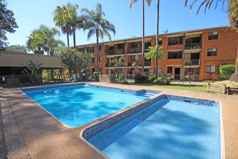 Dunes Holiday Apartments Unit 1 - Pubs and Clubs 0