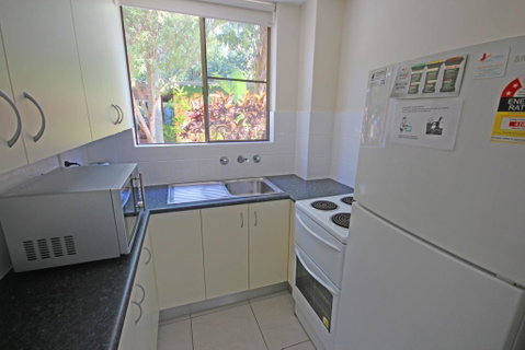 Dunes Holiday Apartments Unit 1 - Pubs and Clubs 3