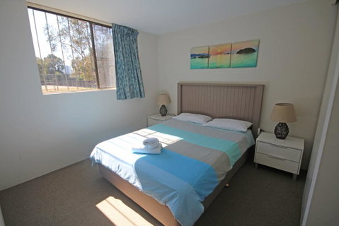 Dunes Holiday Apartments Unit 1 - Pubs and Clubs 1