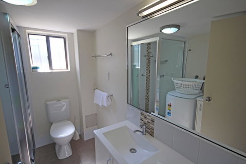 Dunes Holiday Apartments Unit 1 - Pubs and Clubs 2