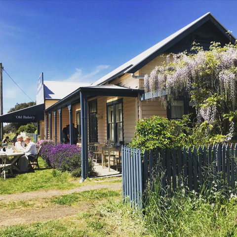 Dunkeld Old Bakery Accommodations - Pubs and Clubs 3