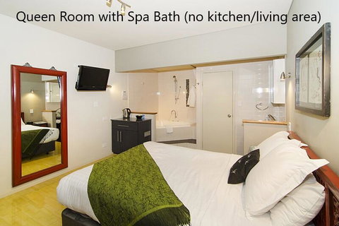 Dunsborough Bay Village Resort Apartments - Go Out 2