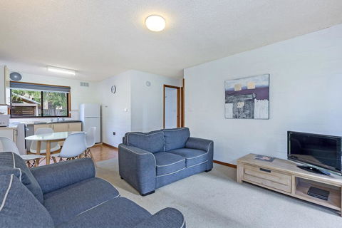 Eastern Beach Units #2 - Pubs and Clubs 1