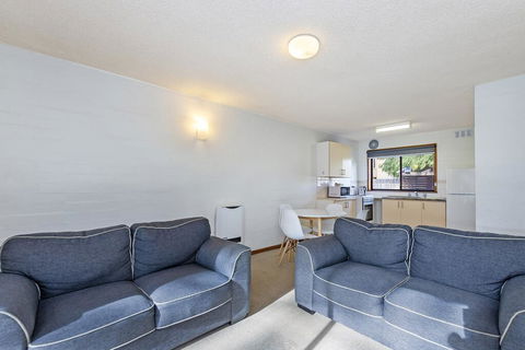 Eastern Beach Units #2 - Pubs and Clubs 2