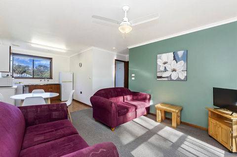 Eastern Beach Units #4 - Pubs and Clubs 2