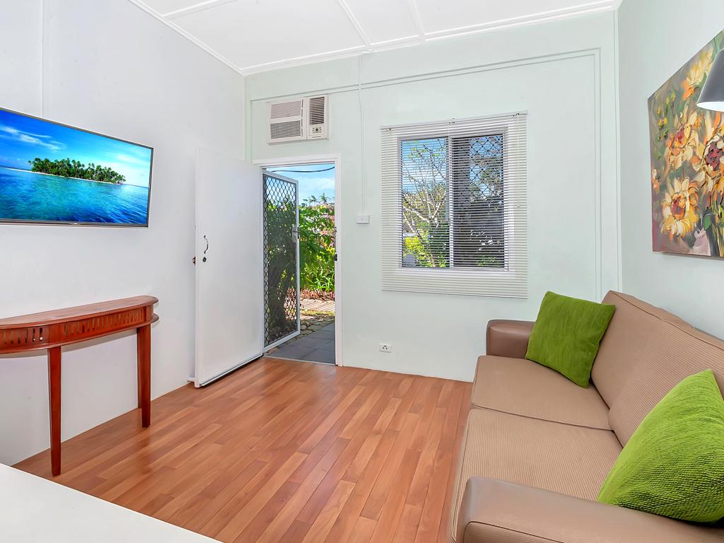 Bungalow QLD Go Out