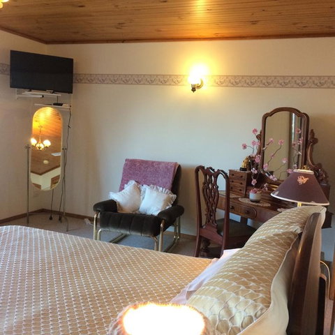 Eden Bed & Breakfast - Go Out 3