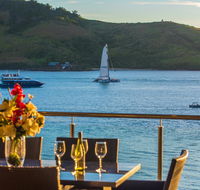 Edge 2 Ocean Front Luxury 3 Bedroom Split Level Spacious With Sofa Bed  Buggy - Pubs and Clubs