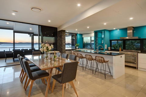 Edge Apartments - Pubs and Clubs 3