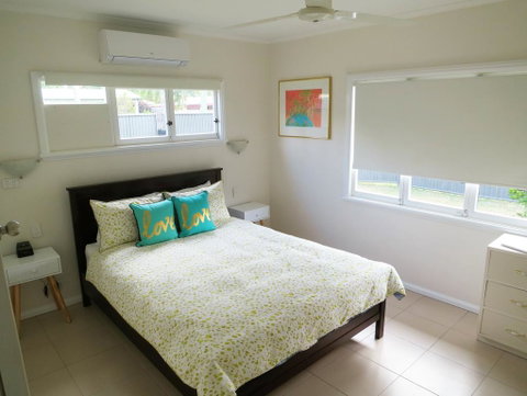 Edge Hill Clean & Green Cairns, 7 Minutes From The Airport, 7 Minutes To Cairns CBD & Reef Fleet Terminal - Pubs and Clubs 3