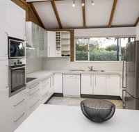 EeBee House - Beautiful Family Home with Stunning Eagle Bay Views - Go Out
