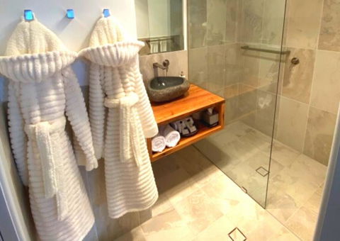 Eiger Chalet - Pubs and Clubs 3