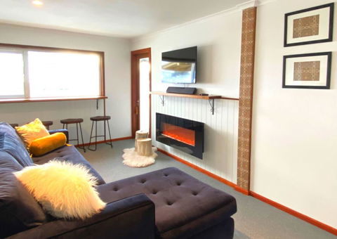 Eiger Chalet - Pubs and Clubs 1