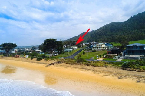 EIGHTY STEPS - Walk To The Ocean Edge - Pubs and Clubs 3