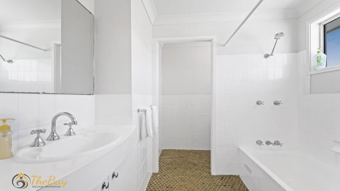 Elanora - Ocean St No.8 - Go Out 2