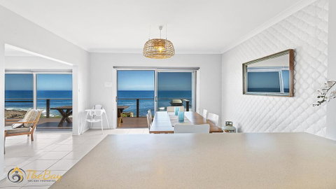 Elanora - Ocean St No.8 - Go Out 0