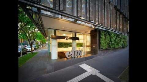 Elm Apartment - Go Out 2