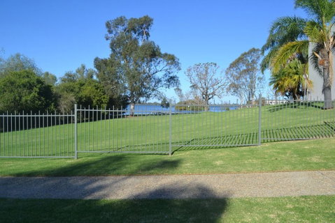 ELSINOR Townhouse 4 Mulwala - Go Out 1