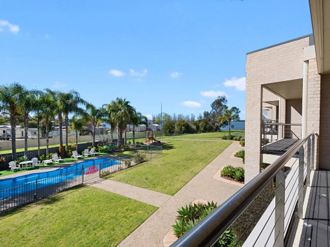 ELSINOR Townhouse 6 Mulwala - Go Out 2