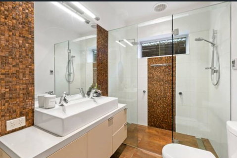 Elsternwick Paradise, Love Where You Live!!! - Go Out 2